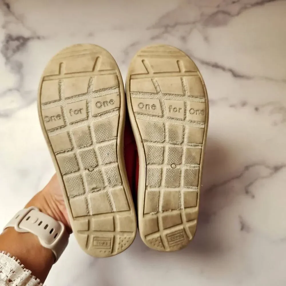 Kids girls red Toms slip on canvas brick red shoes casual minimalist